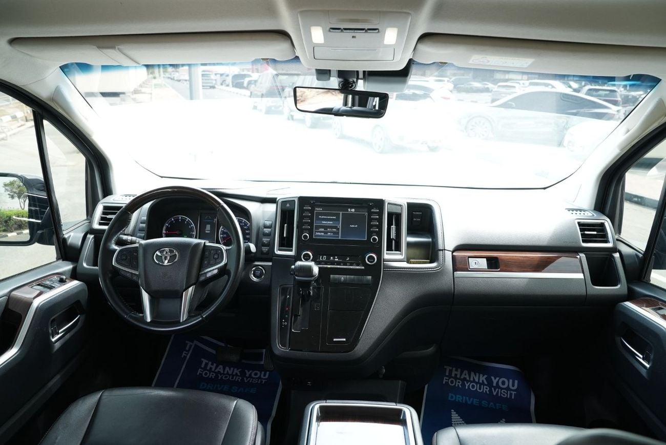 Toyota Granvia PREMIUM