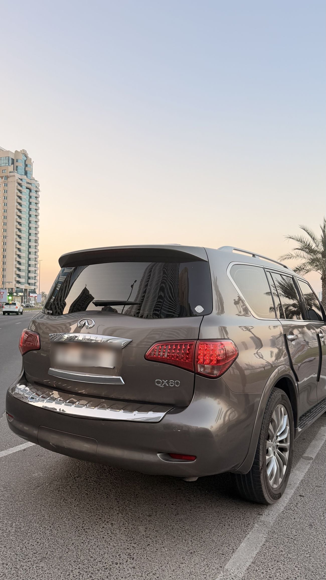 Infiniti QX80 LUXURY