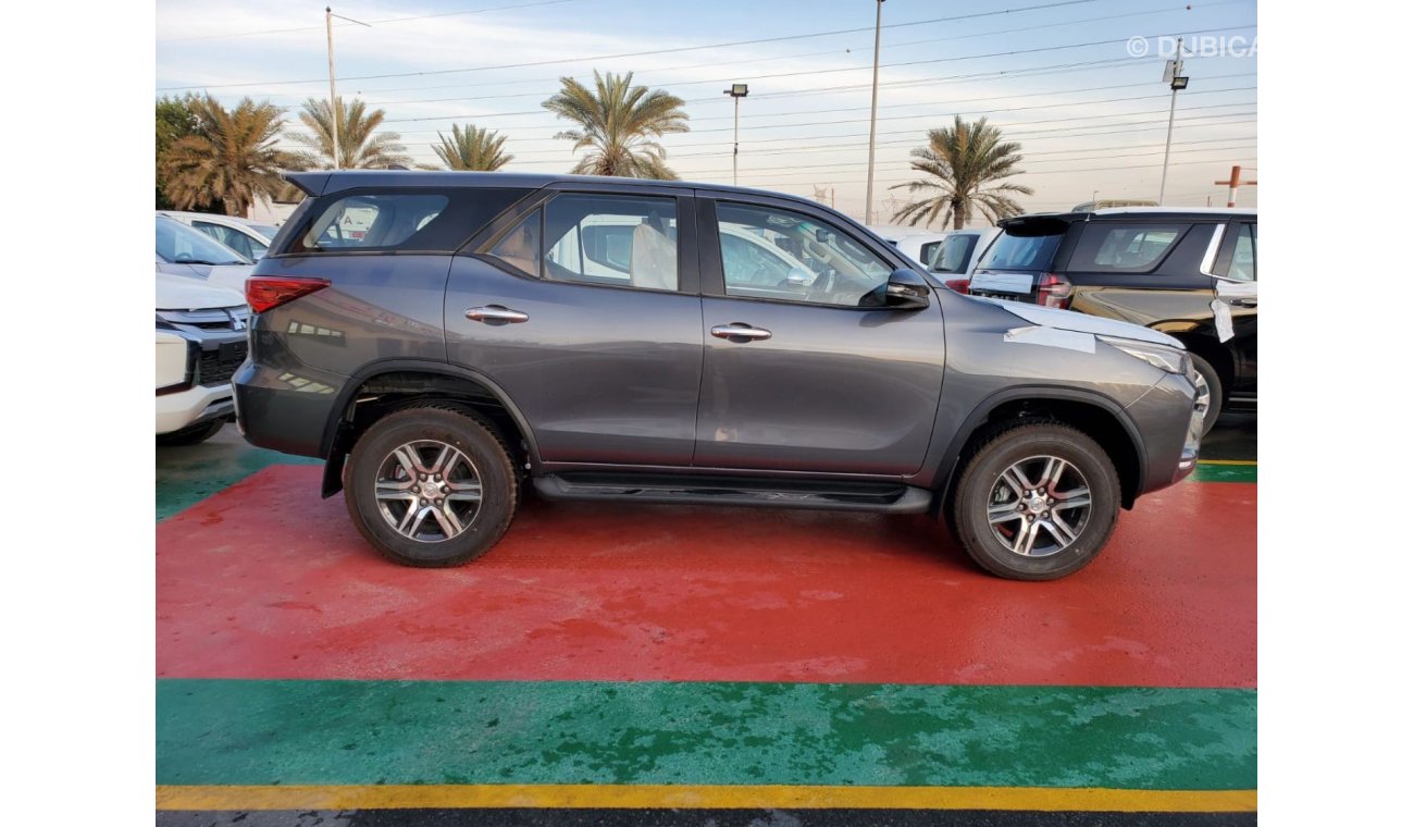 تويوتا فورتونر Toyota Fortuner GX A/T 4X2 2.7L V4 2022 Model Gray Color