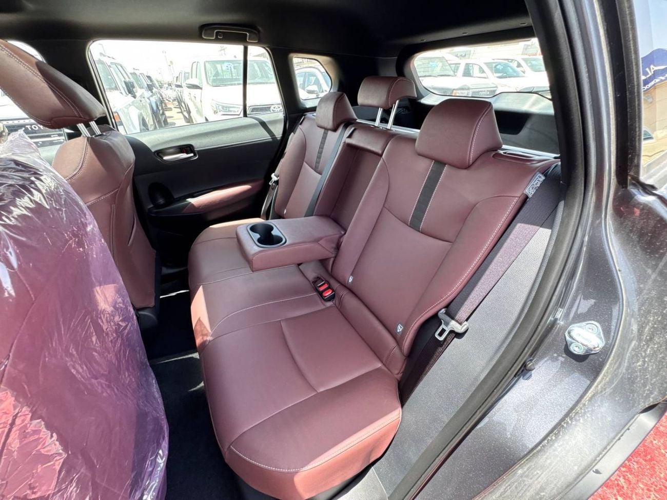 تويوتا كورولا كروس LTD HEV 2026 TOYOTA COROLLA CROSSOVER 1.8L HYBRID PETROL A/T SUNROOF FULL GCC BRAND NEW 0KM