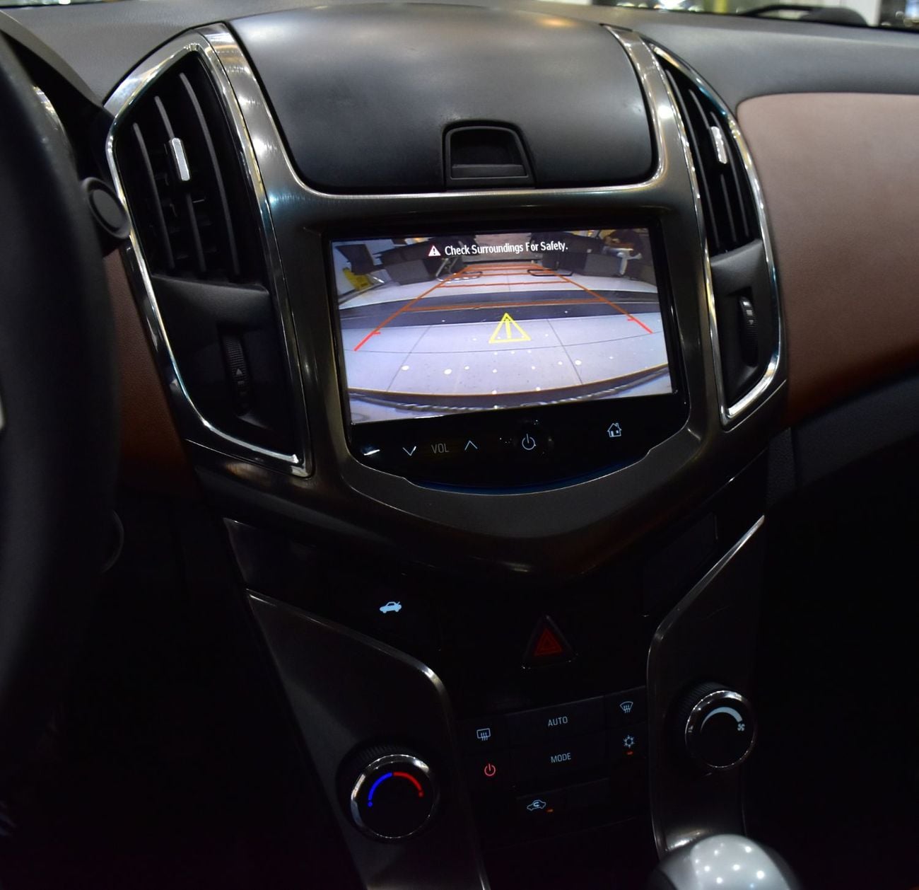 شيفروليه كروز EXCELLENT DEAL for our Chevrolet Cruze LT ( 2016 Model ) in Black Color GCC Specs