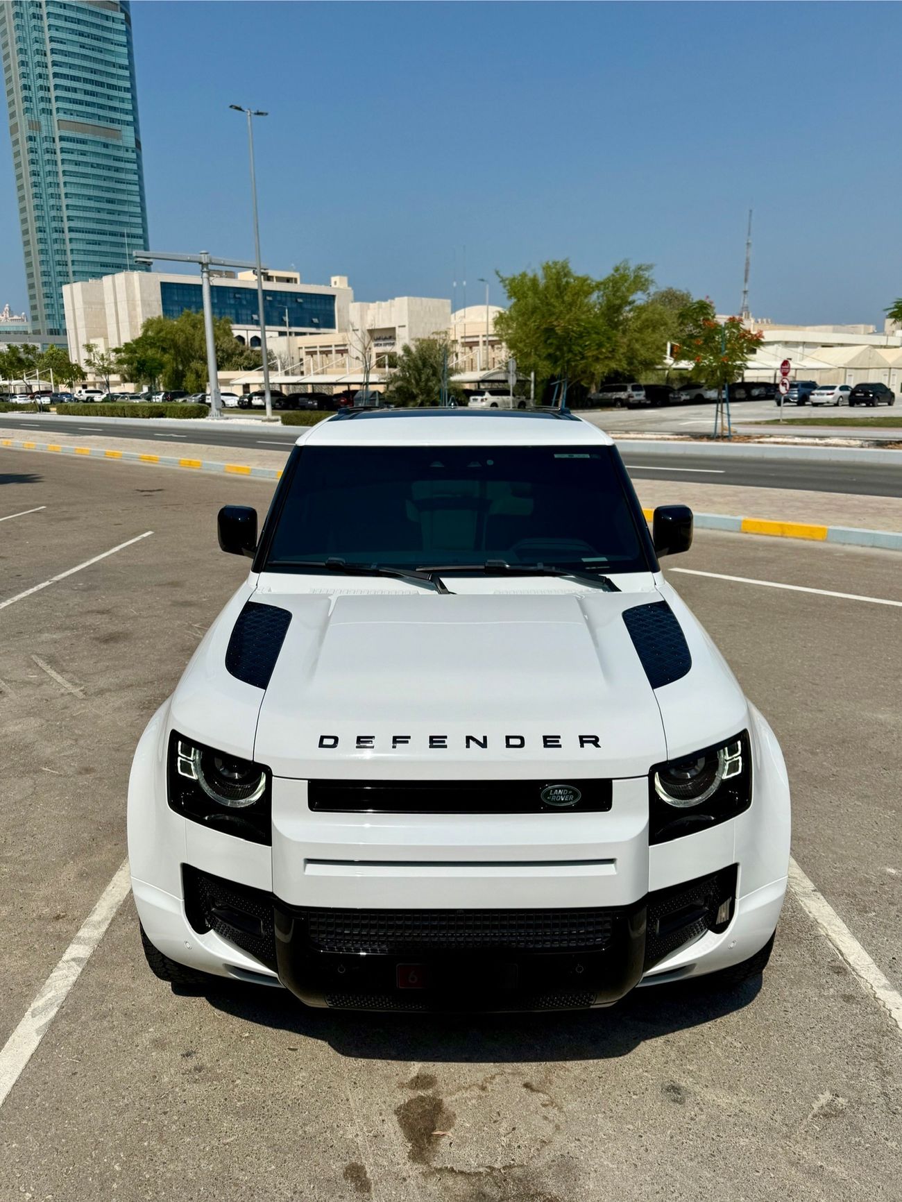 لاند روفر ديفندر 90 HSE بريمير موتورز الطاير