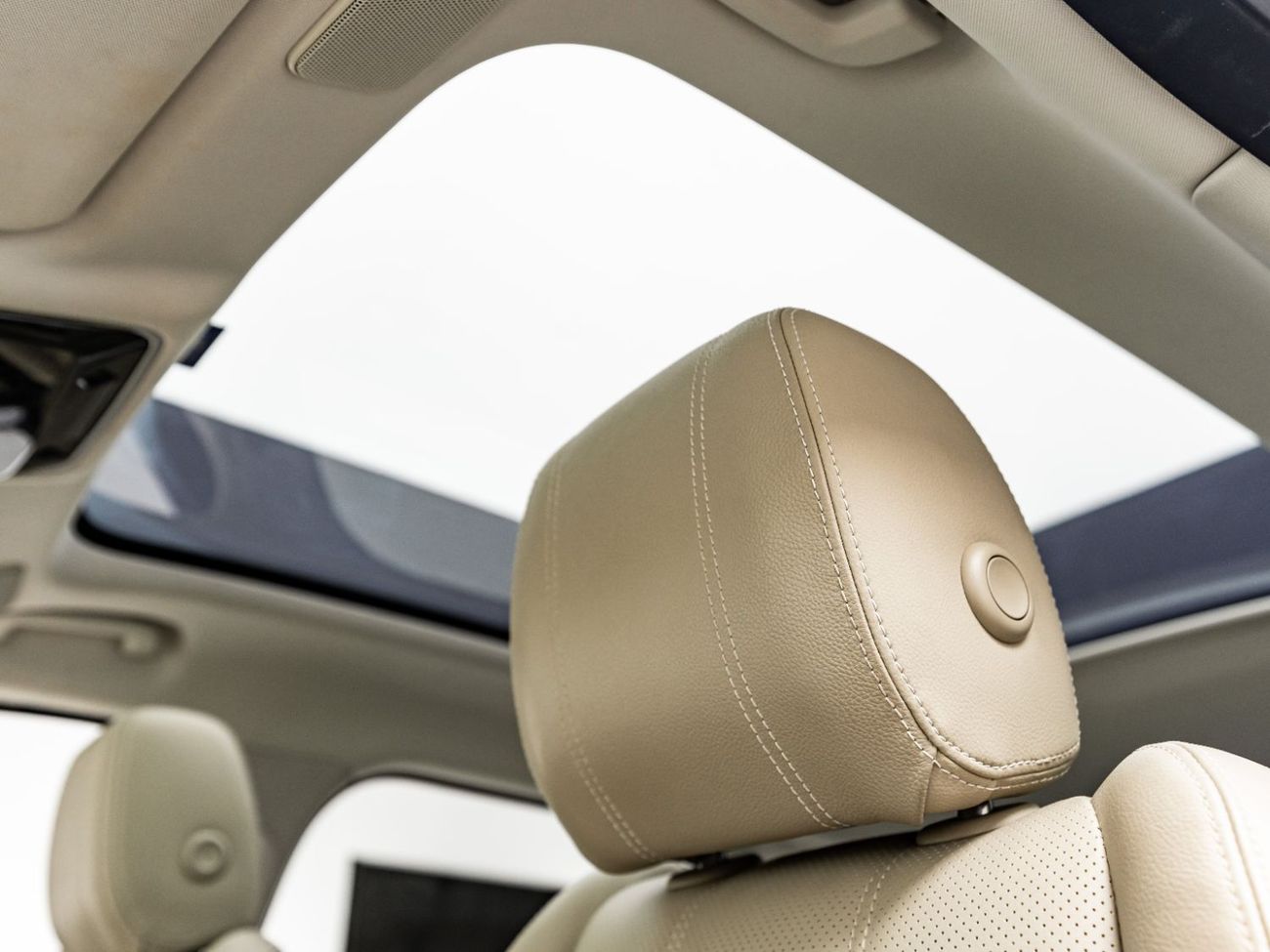 لاند روفر رينج روفر فيلار P250 R-Dynamic SE 2.0L