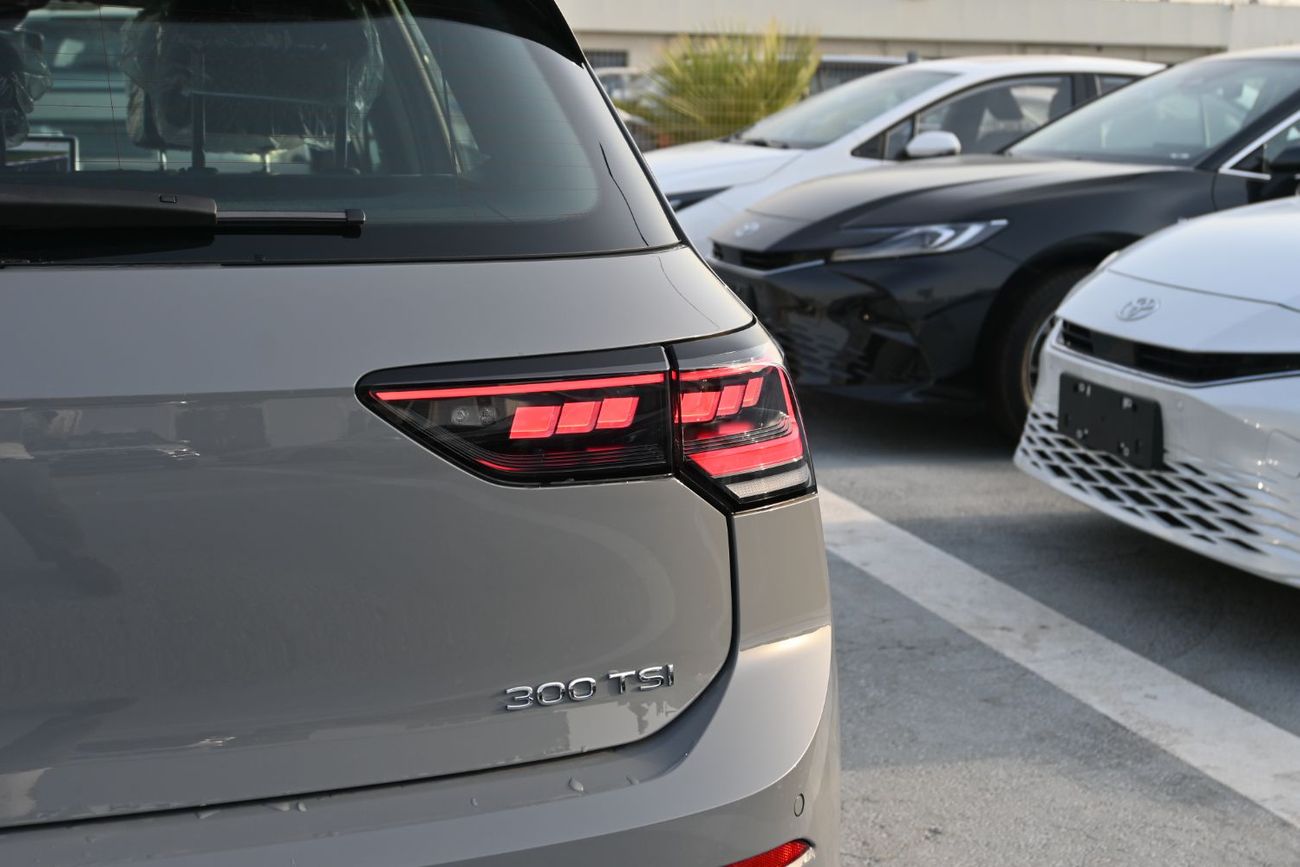 Volkswagen Golf R Volkswagen Golf R 1.5L Turbo TSI, Model 2025, Color Grey