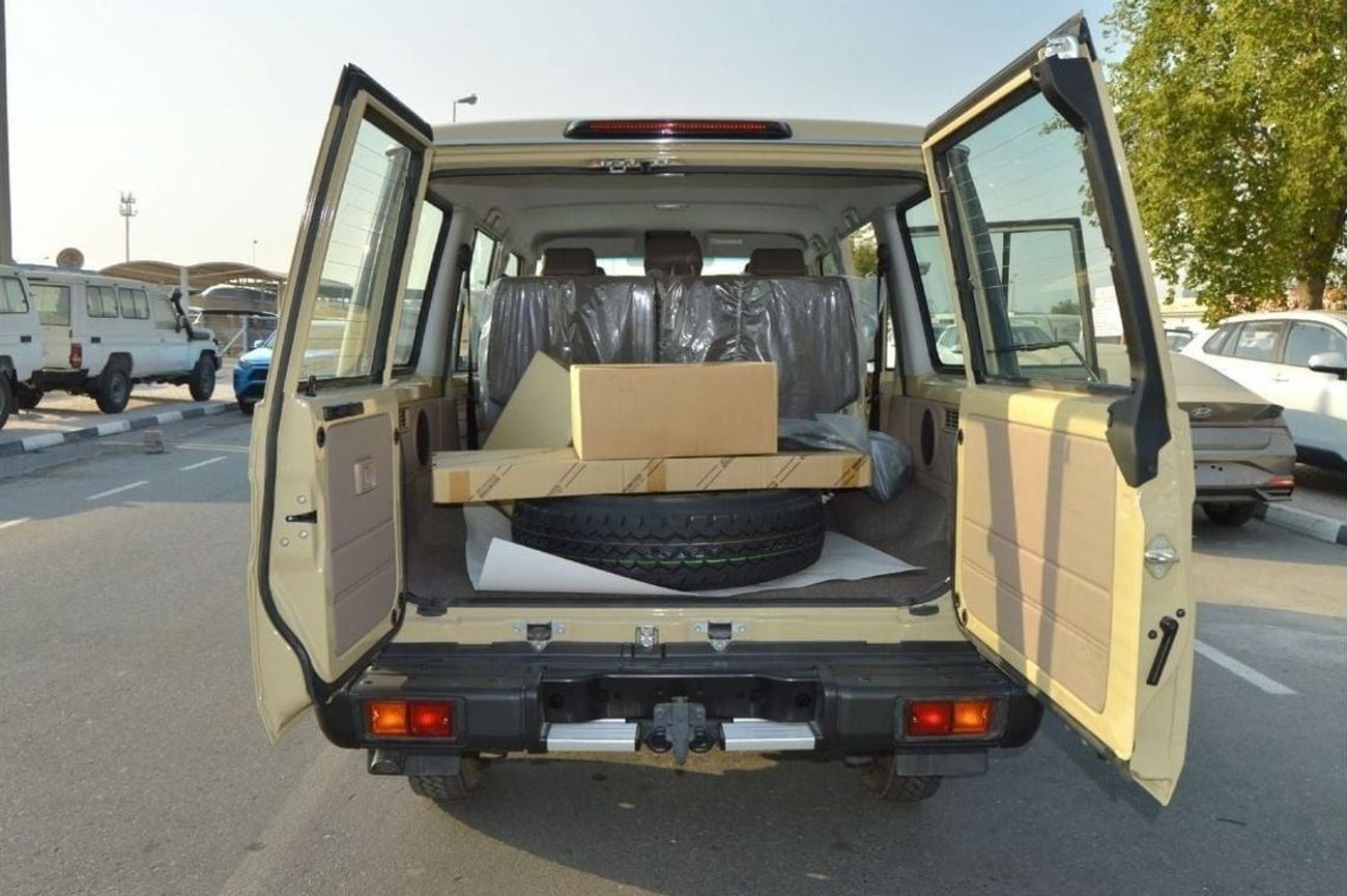 Toyota Land Cruiser 70 LX Hard Top 5 Doors