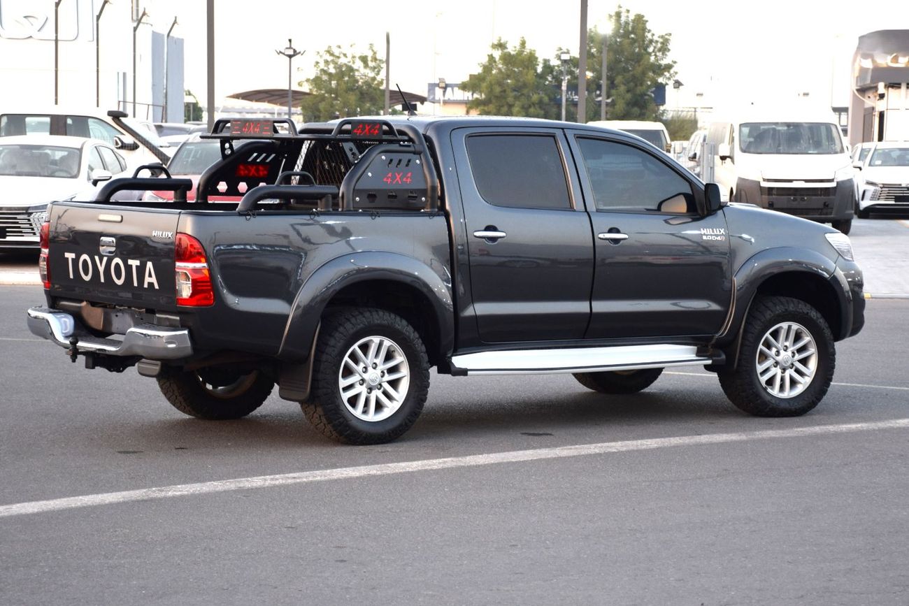 تويوتا هيلوكس 4x4 Diesel 3.0L Right Hand (Export Only)