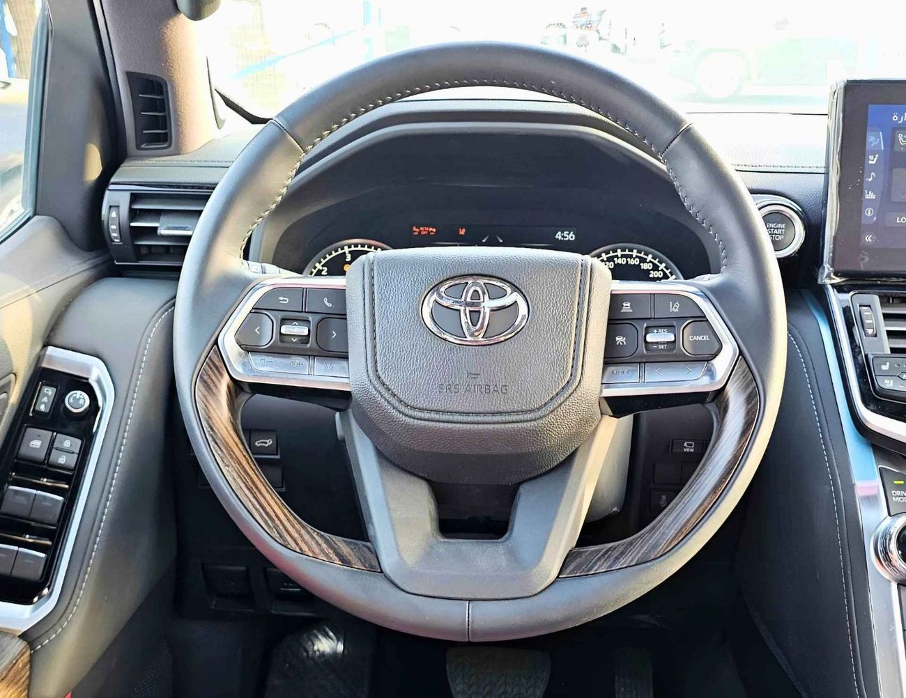 تويوتا لاند كروزر VXR / TWIN TURBO / FULL OPTION / 3.3L V6 DIESEL / HEADUP DISPLAY / JBL SPKRS / SUNROOF (CODE#70000)