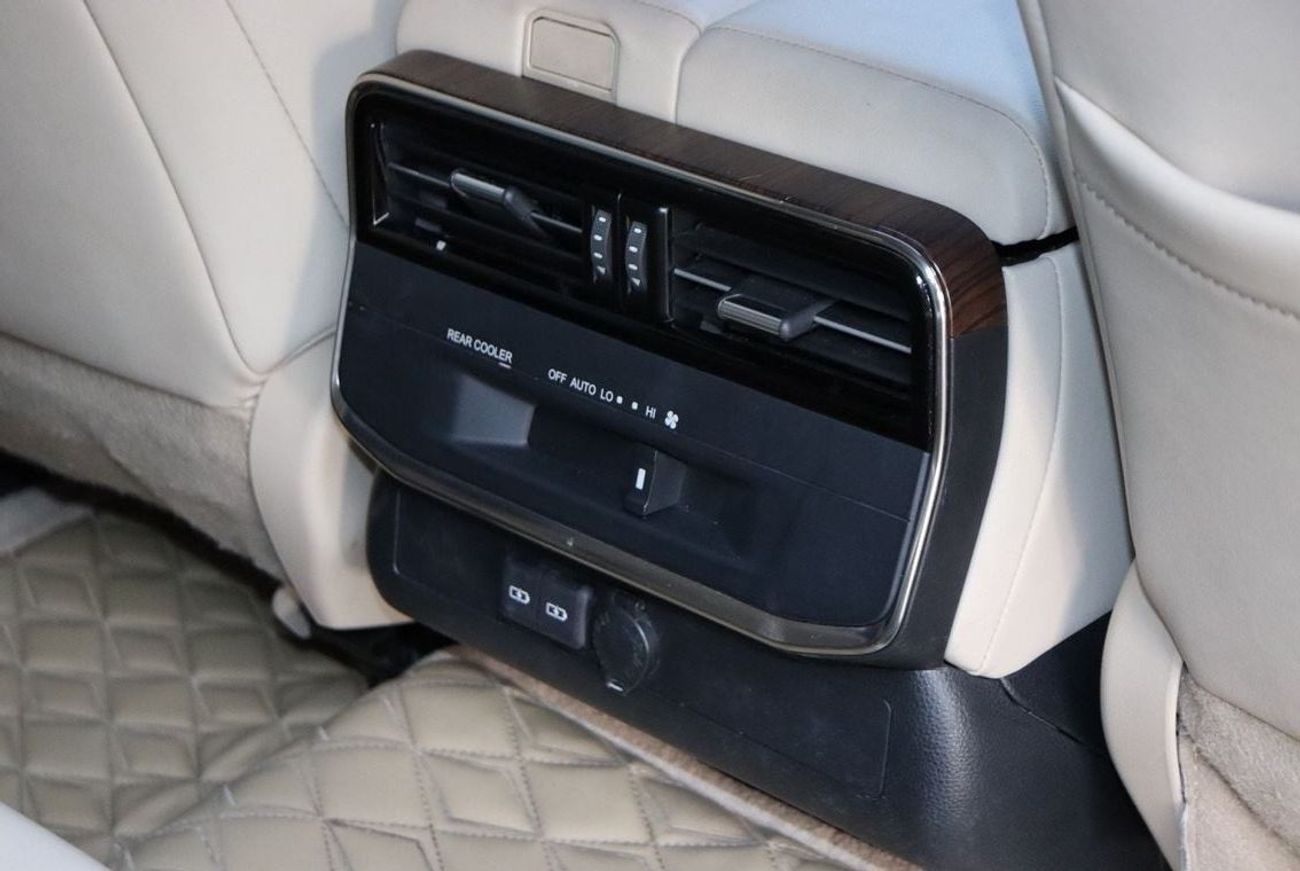 تويوتا لاند كروزر GXR4 3.5L Toyota Land Cruiser GX.R Twine Turbo/ 2022 / GCC / Full Service