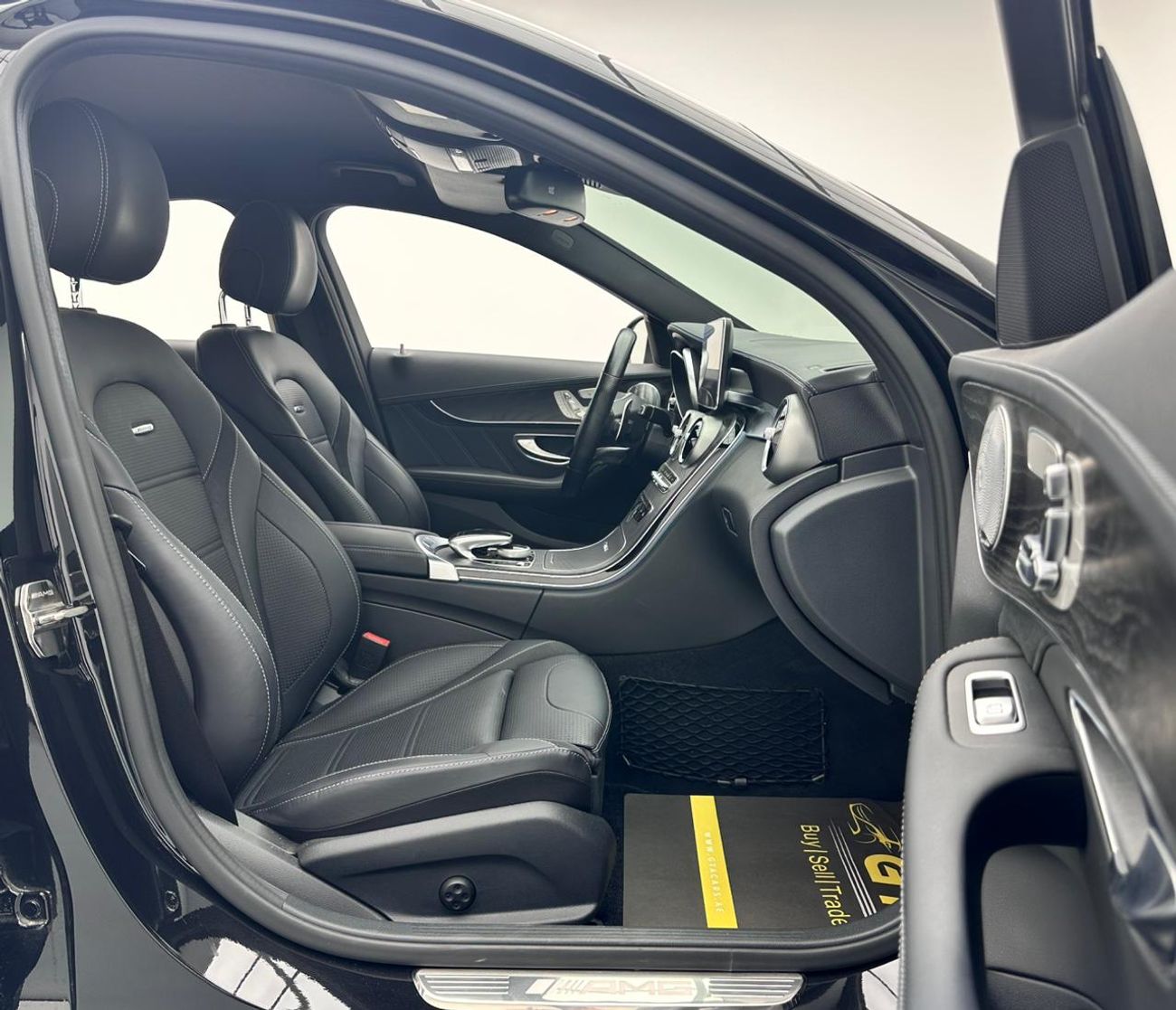 Mercedes-Benz C 63 AMG Std 4.0L Sedan