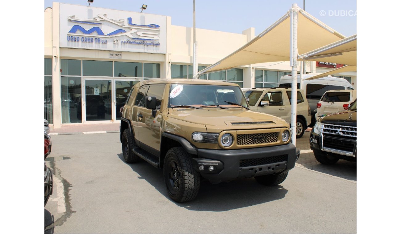 Toyota FJ Cruiser ACCIDENTS FREE - GCC - 2 KEYS - FULL OPTION - CAR IS IN EXCELLENT CONDITION