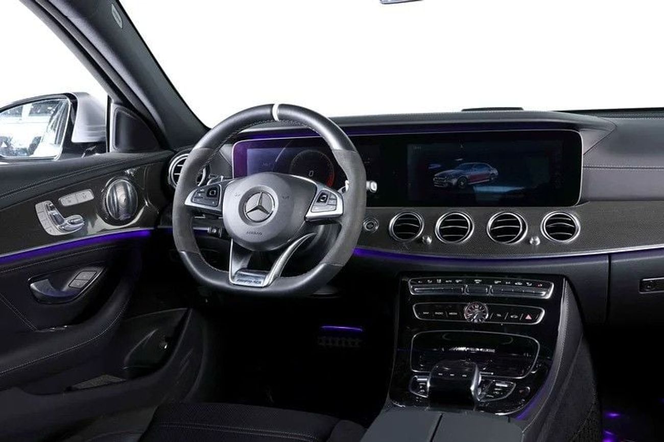 Mercedes-Benz E 63 S AMG Std 4.0L