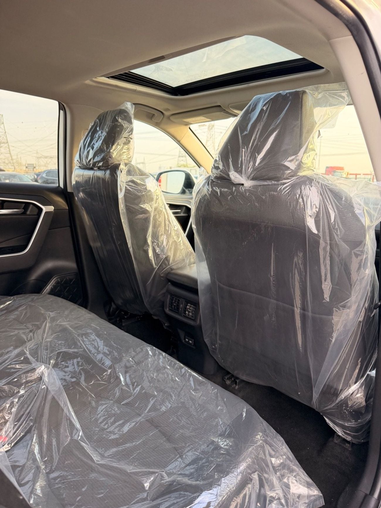 Toyota RAV4 XLE 2.5L Full Option