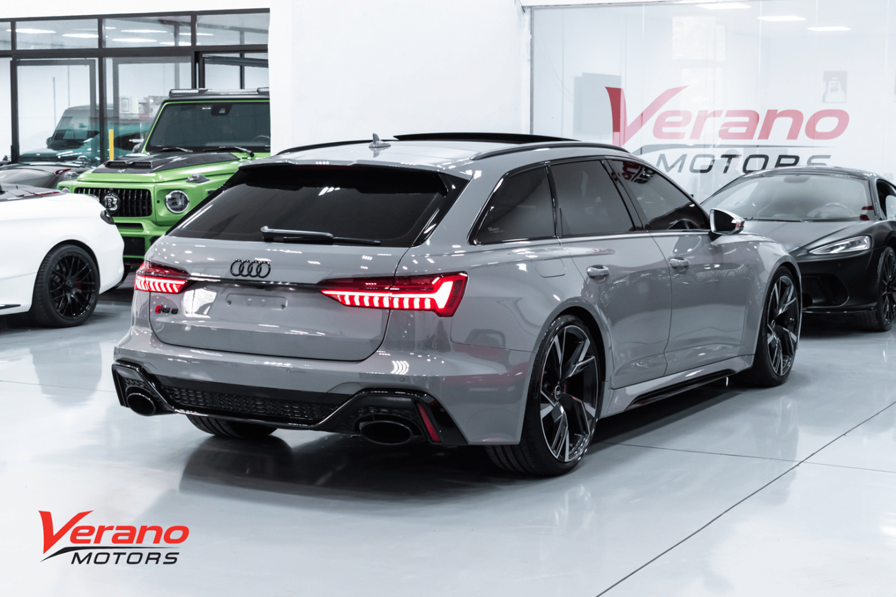 Audi RS6 STD Audi RS6 4.0 TFSI quattro