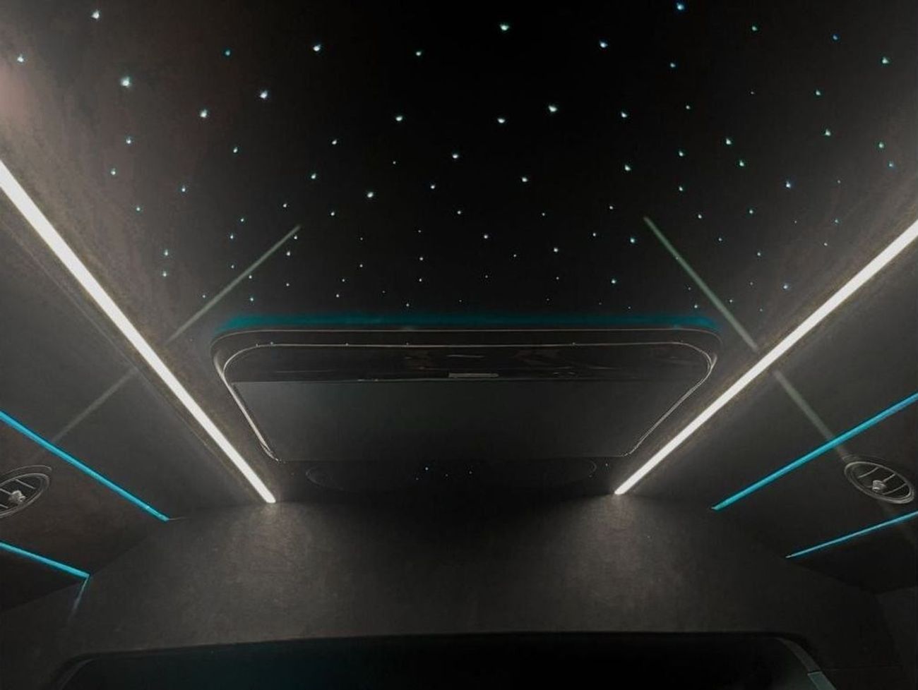 مرسيدس بنز سبرينتر 14 مقعد تحويل VIP كامل