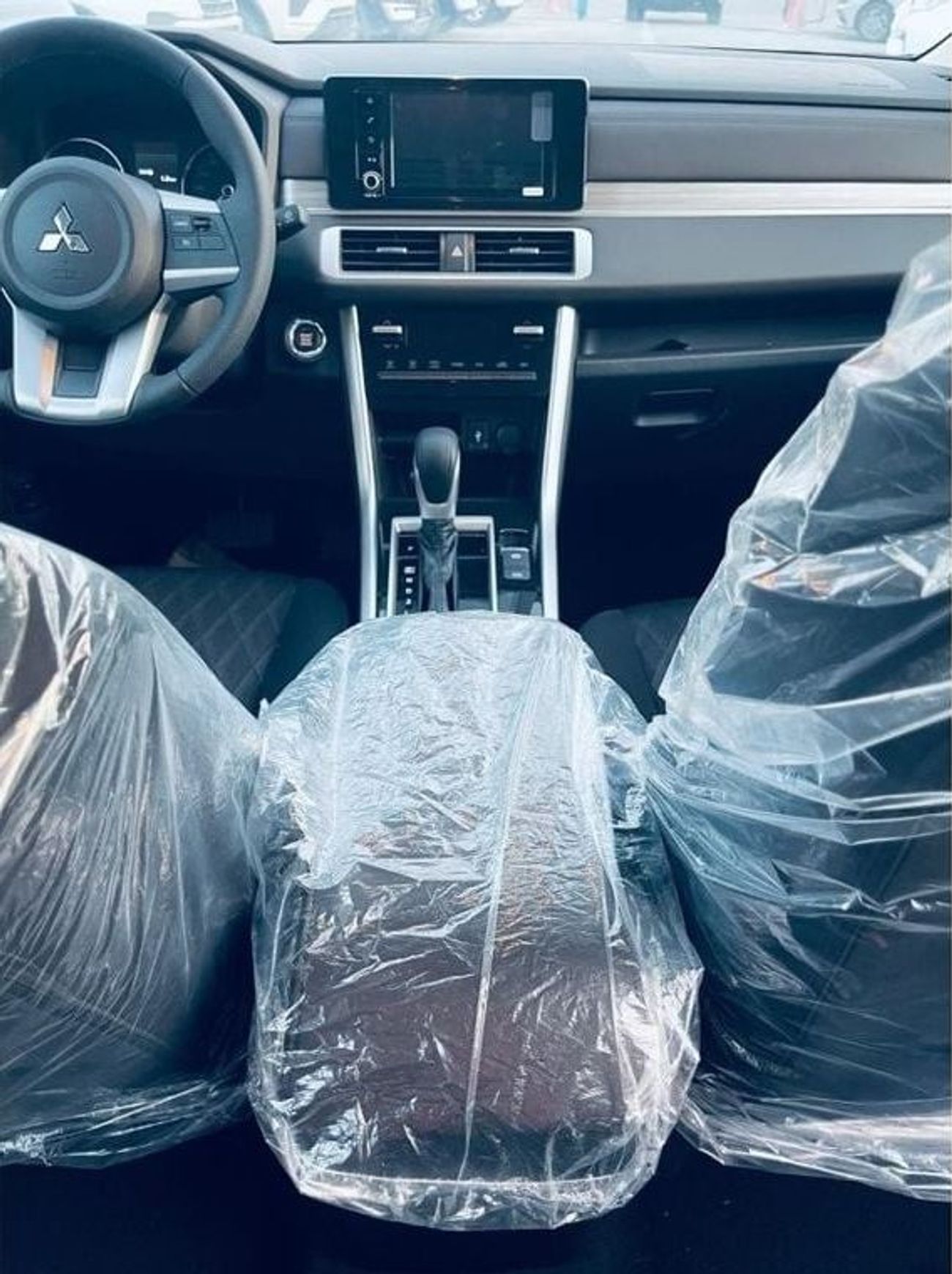 ميتسوبيشي إكسباندر MITSUBISHI XPANDER PREMIUM 1.5L 7 SEATS 2024