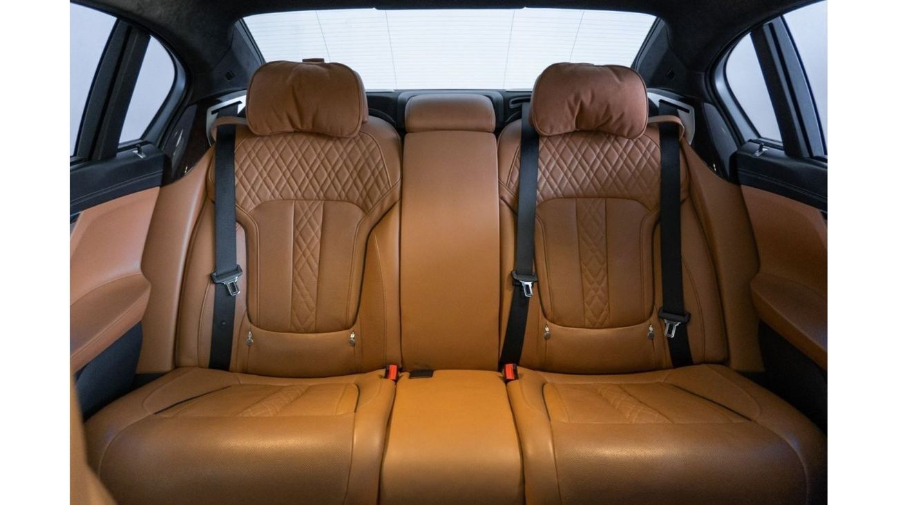 BMW 750Li Luxury Plus 2017 BMW 750Li 4.4L V8 / Full BMW Service History & BMW Service Contract