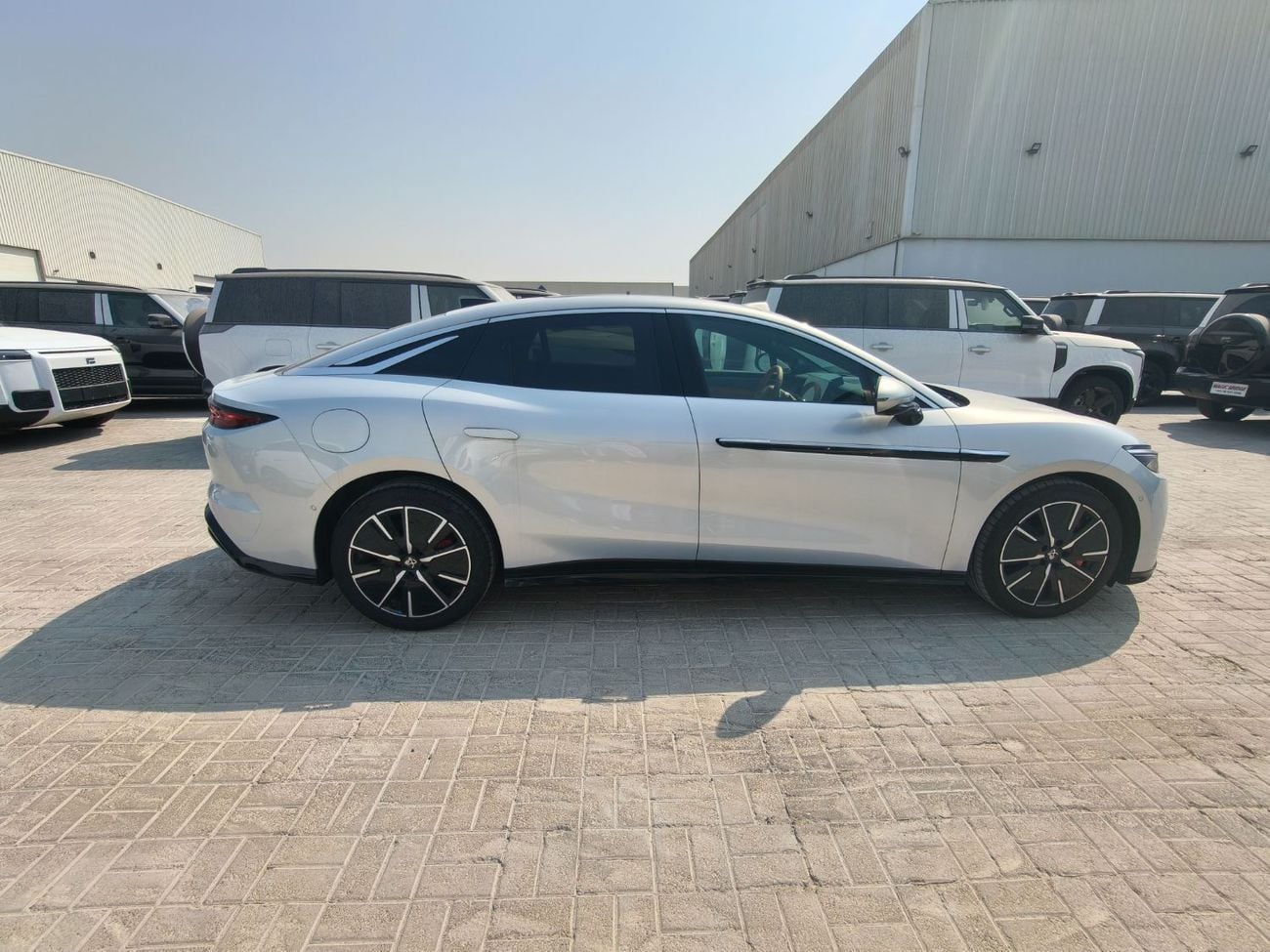 بي واي دي هان BYD Han L DM-i 200KM رادار ليزر رائد