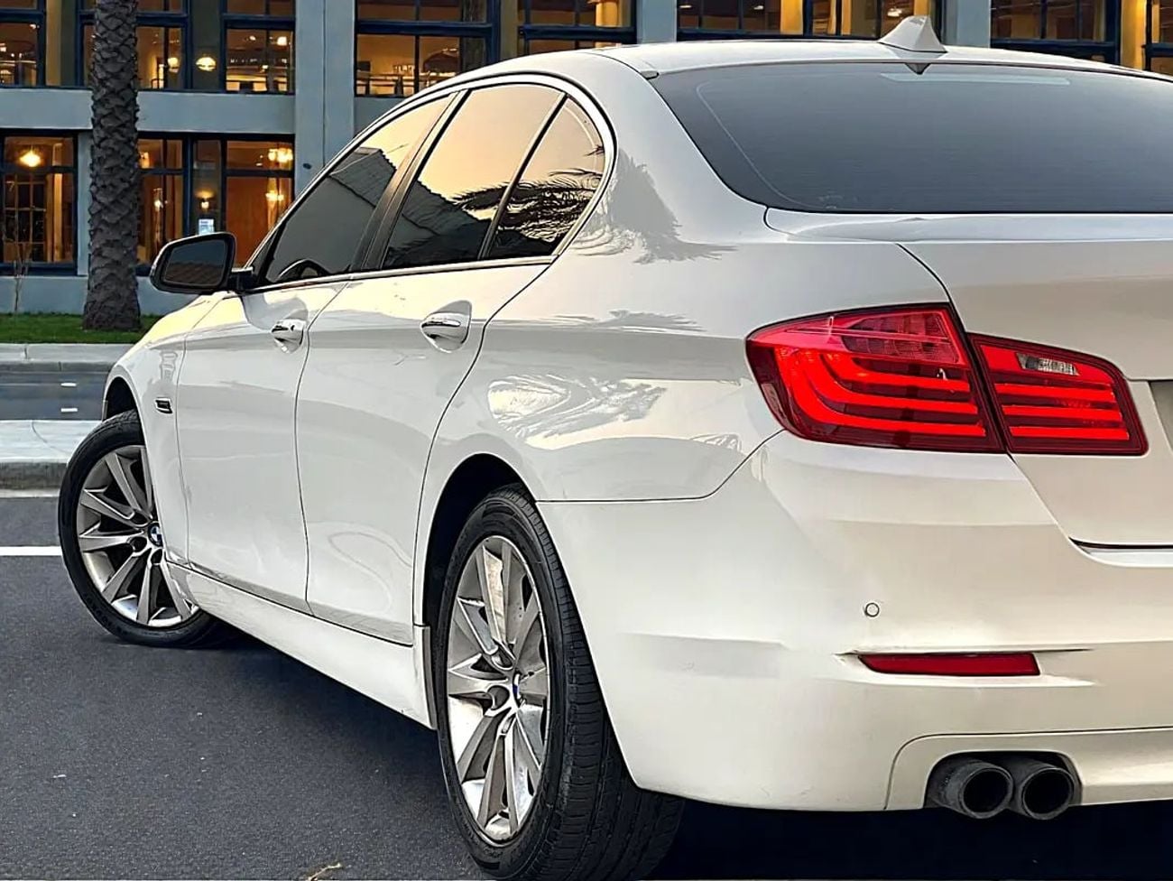 بي أم دبليو 520i 1,800 P.M | 5 SERIES | 520i |EXCLUSIVE | GCC | ORIGINAL PAINT