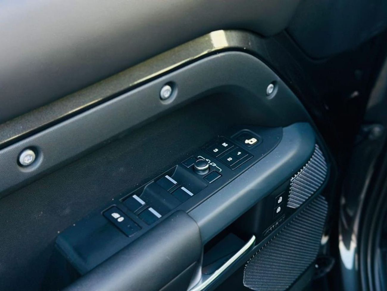 لاند روفر ديفندر 110 X P400 3.0L | Monthly AED 5950/- | 0% DP | Blindspot | Leather Interior | # 92966