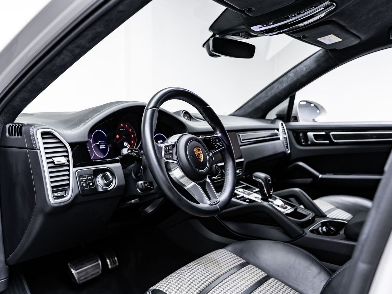 Porsche Cayenne 2023 Porsche Cayenne GTS Coupe, Lightweight Package, 2027 Porsche Warranty, Full Service History,GCC