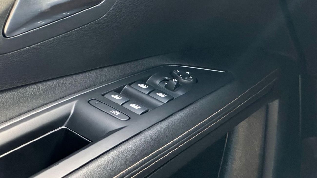 Peugeot 3008 GT LINE GCC 1.6T Full Service History Under Warranty