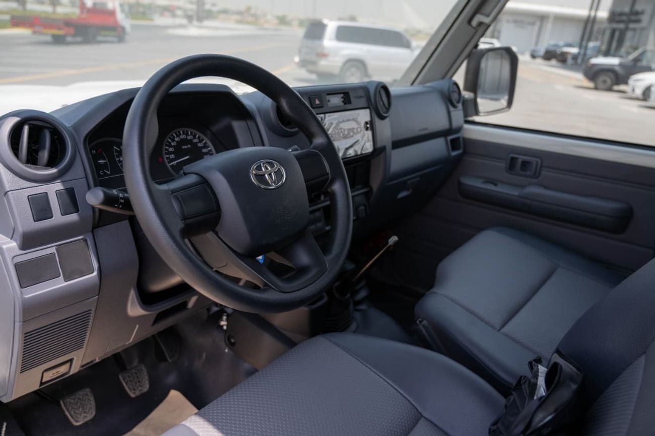 Toyota Land Cruiser Pick Up 79 4.0L Double Cab 5MT 4x4 2025 Model
