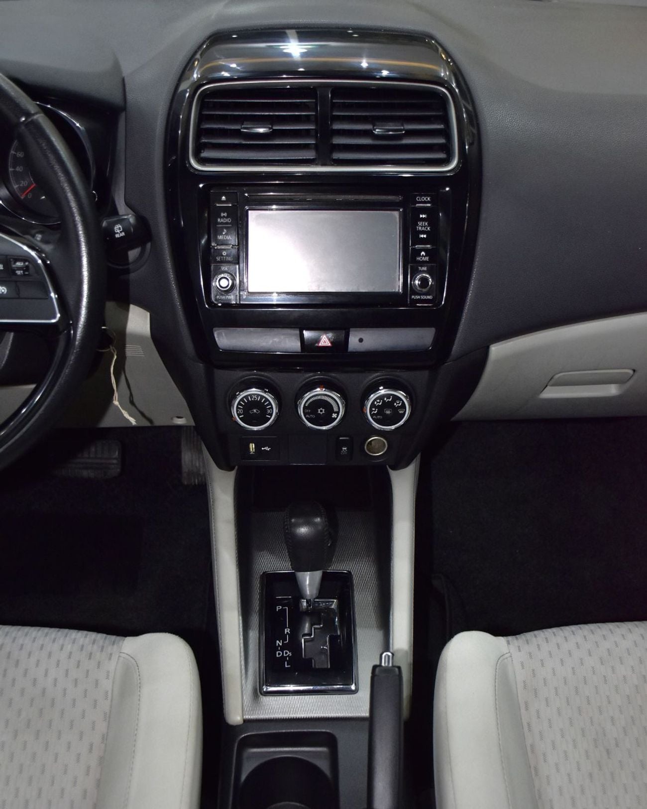 Mitsubishi ASX GLX HIGHLINE EXCELLENT DEAL for our Mitsubishi ASX 4WD ( 2019 Model ) in Blue Color GCC Specs