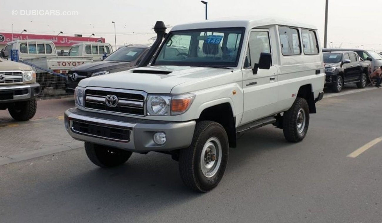 Toyota Land Cruiser Right hand drive 4.5 V8 diesel manual HARDTOP 2012 Perfect inside and out side