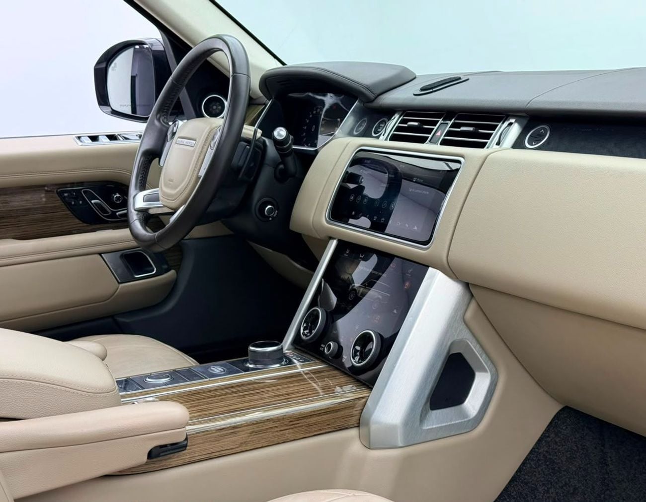 Land Rover Range Rover HSE 2019 Range Rover Vogue HSE, Warranty, Full RR Service History, Excellent Condition, GCC