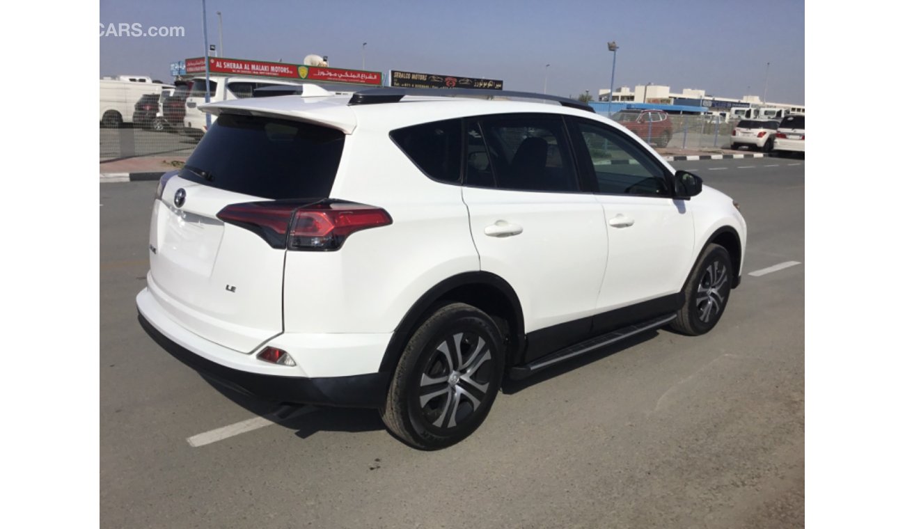 Toyota RAV4 2017 LE WHITE COLOUR