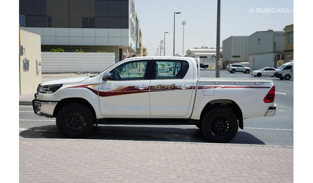 Toyota Hilux TOYOTA HILUX 2.8L MANUAL 4WD MODEL 2023 GCC SPECS FOR EXPORT ONLY