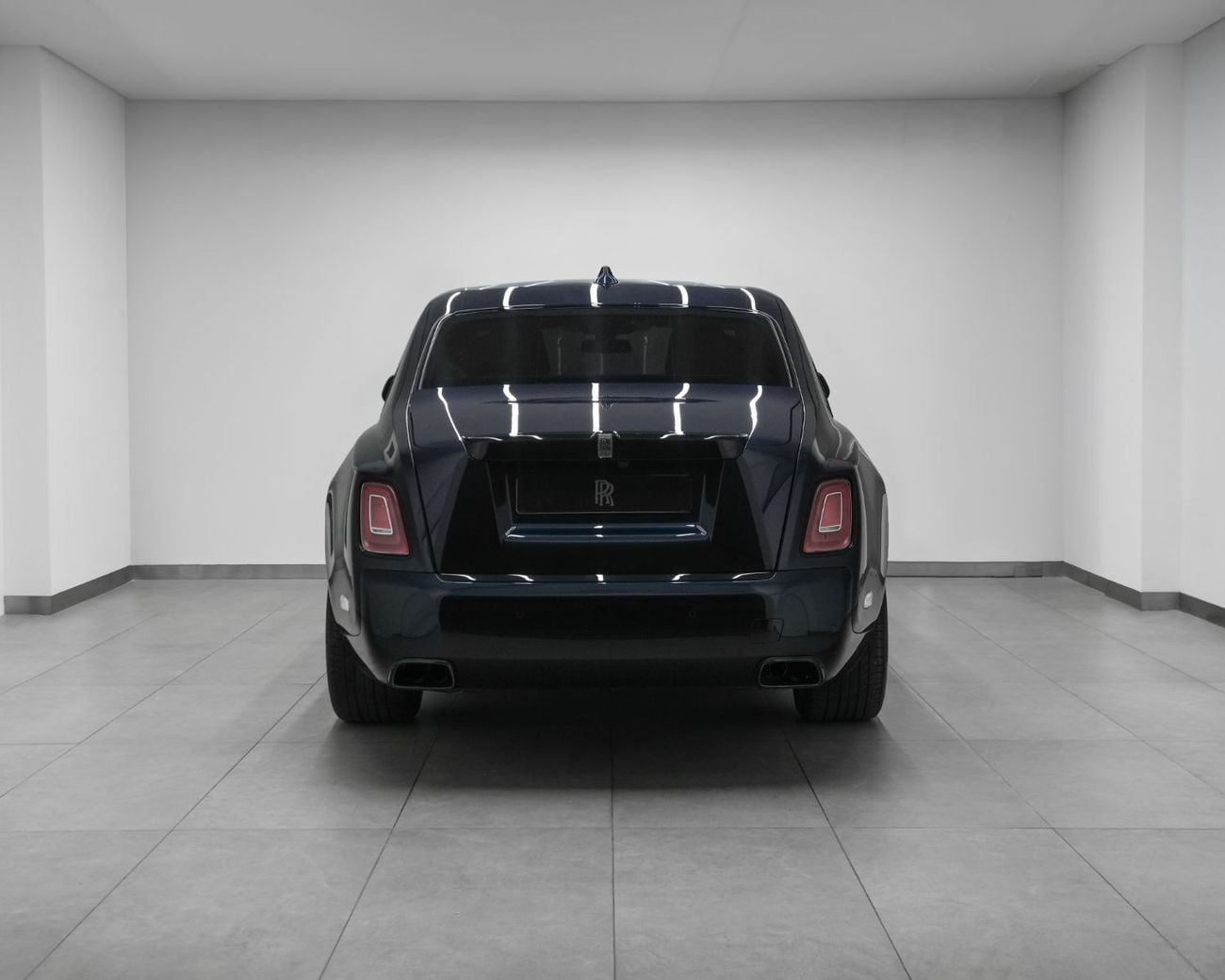 رولز رويس فانتوم 2025| Certified Pre-Owned | Warranty & Service