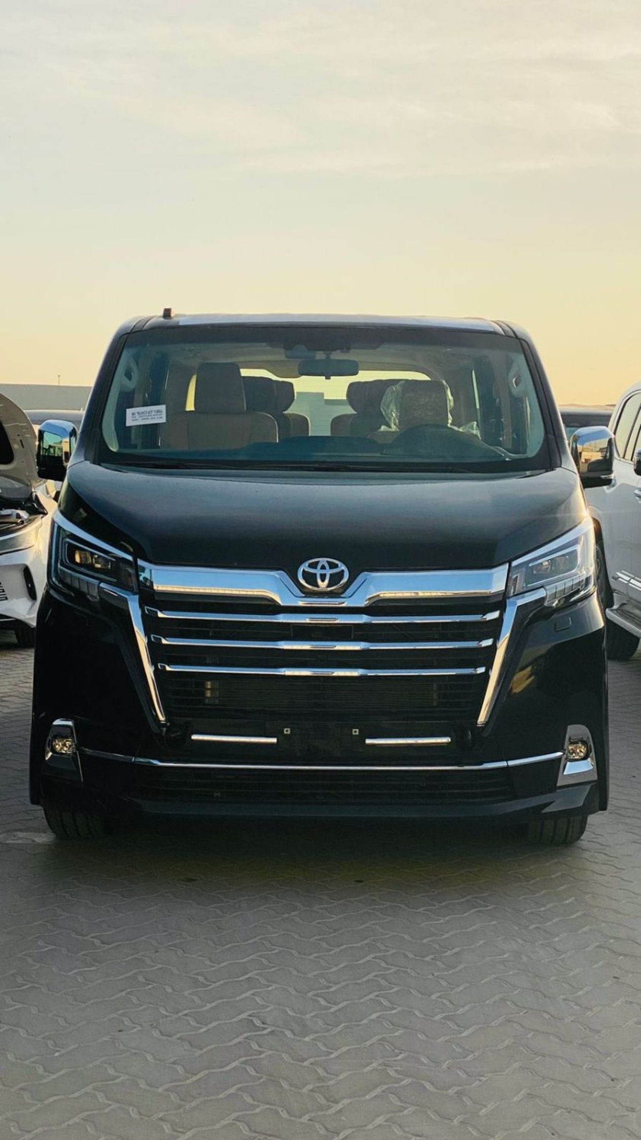 تويوتا جرافينا 2026 Toyota Granvia Premium 6-Seater (High-Option) 3.5L V6 Petrol A/T RWD Export Only