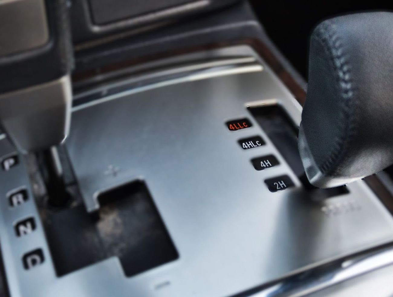 ميتسوبيشي باجيرو 2020 ميتسوبيشي باجيرو جي ال اس (V80)، 5 د إس يو في، 3.5 لتر 6 سلندر بنزين، أوتوماتيك، دفع رباعي