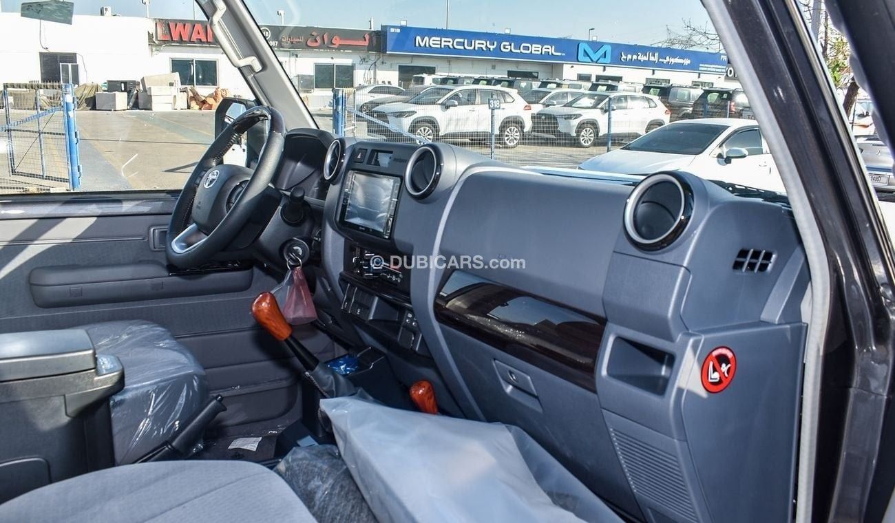 Toyota Land Cruiser 70 LC76 Hardtop 4.5L Diesel M/T Full Option