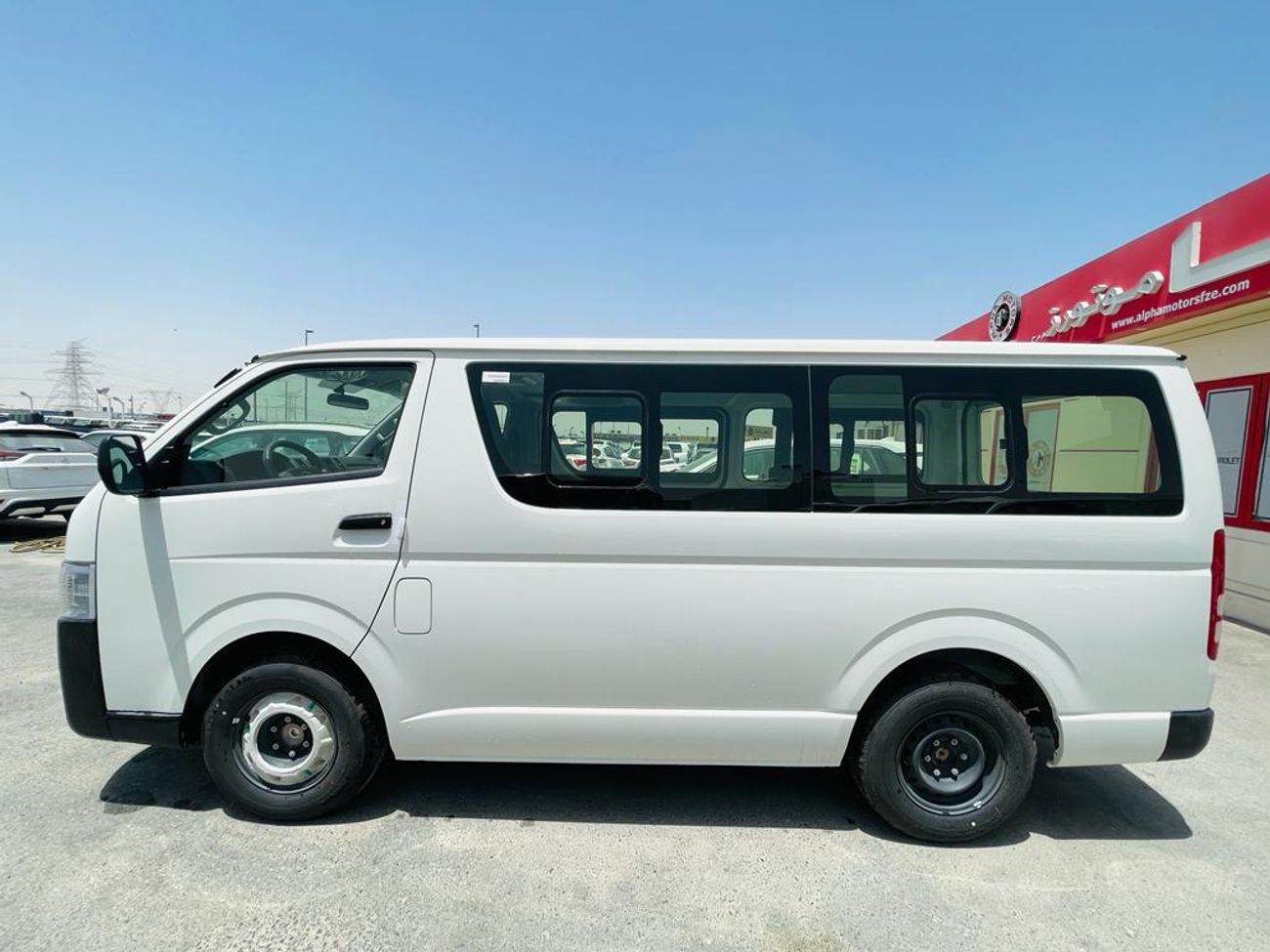 Toyota Hiace toyota hiace std 2.5l glass van