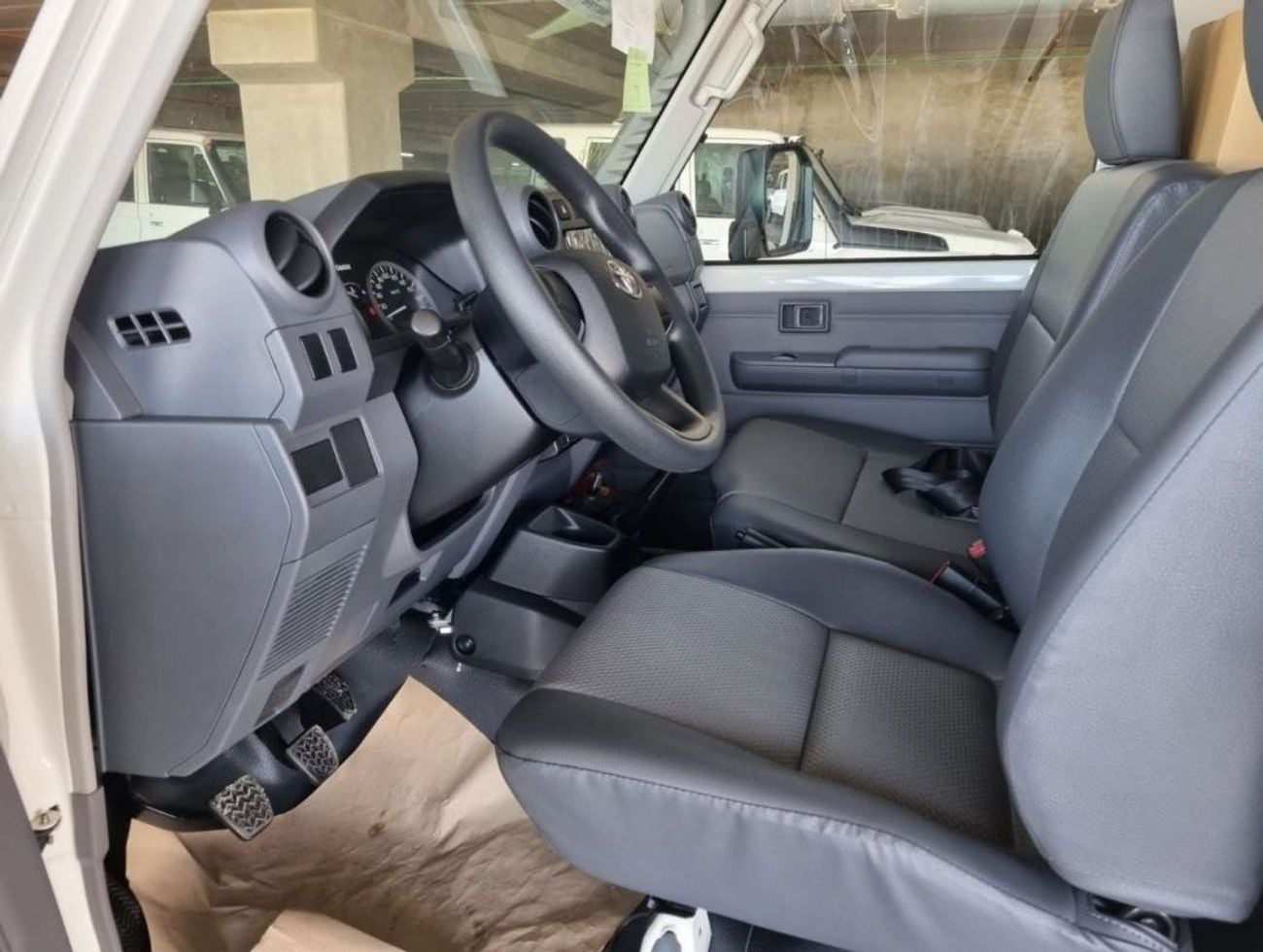 تويوتا لاند كروزر بيك آب SINGLE CABIN DIESEL 6 CYLINDERS MANUAL