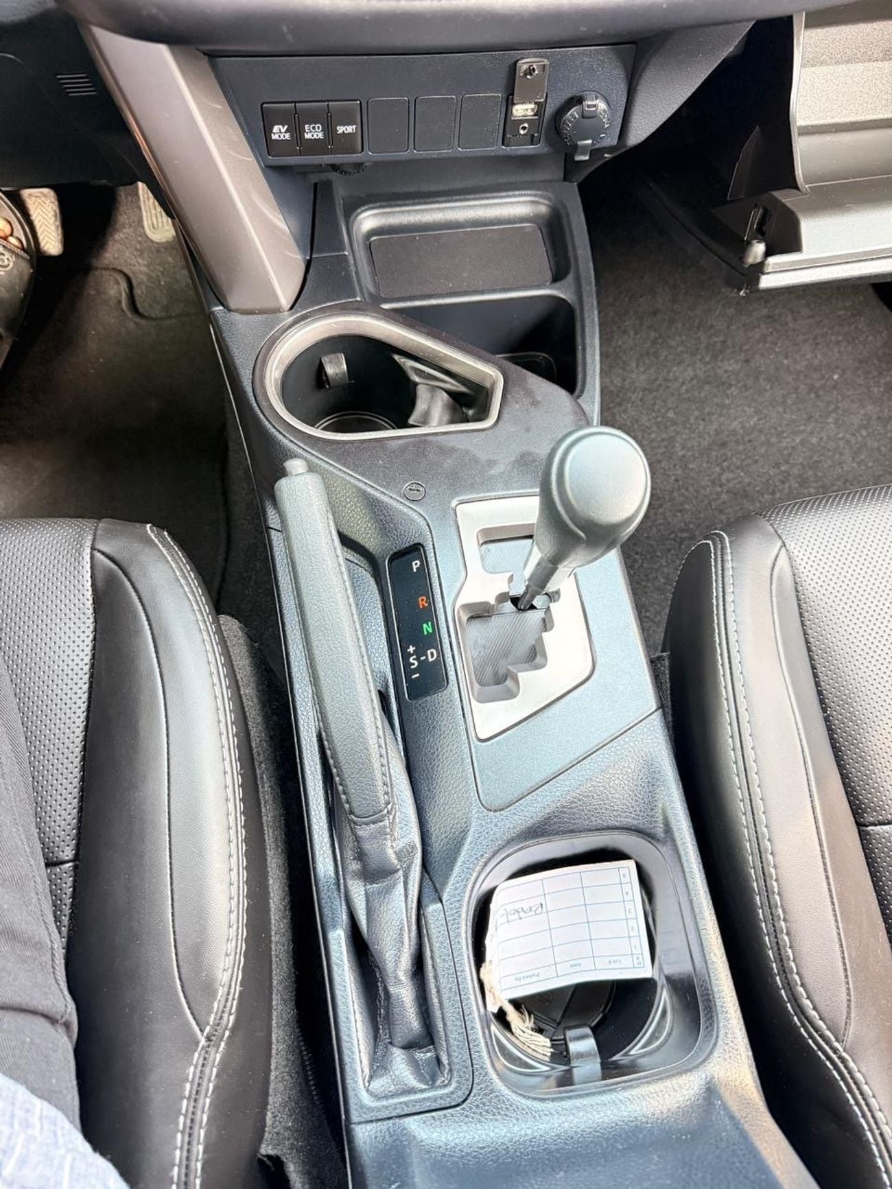 تويوتا راف ٤ VXR XLE 2.5L