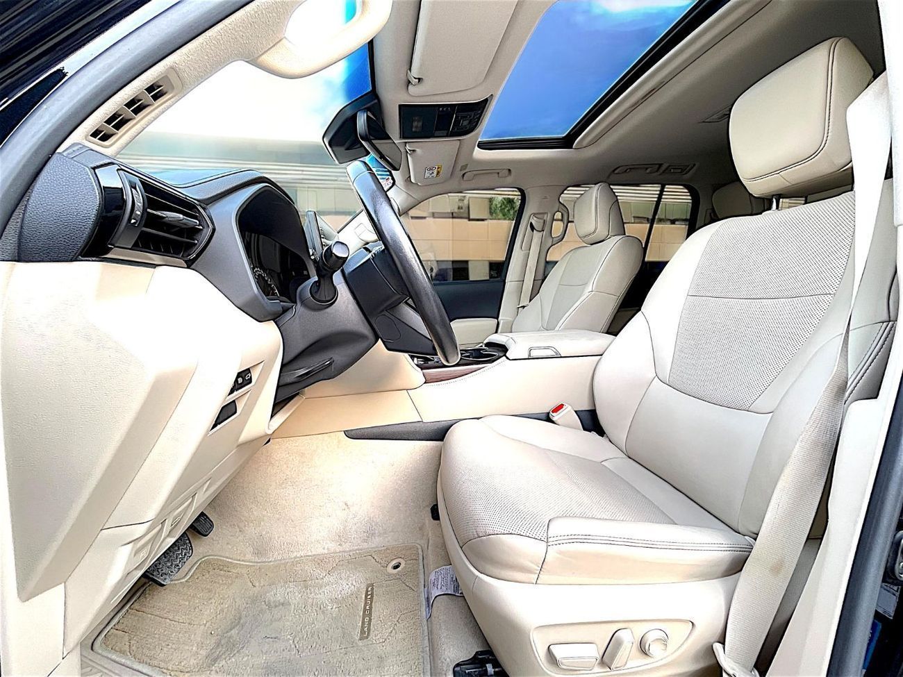 Toyota Land Cruiser GXR 4.0L  V6 | GCC SPECS | AED 3,760 / month