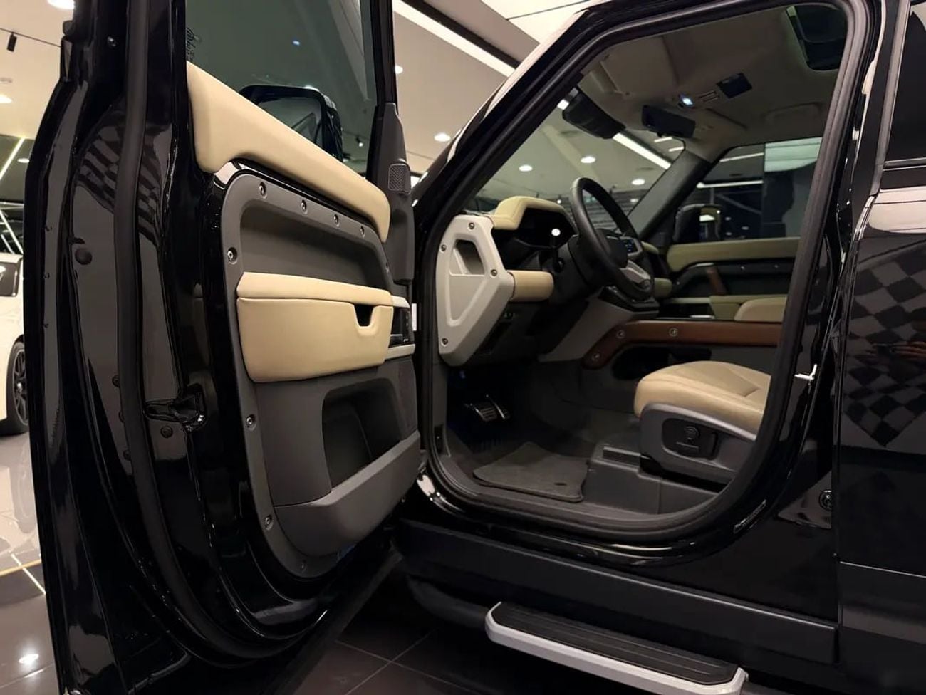 Land Rover Defender DEEFNDER GCC BRAND CONDITION