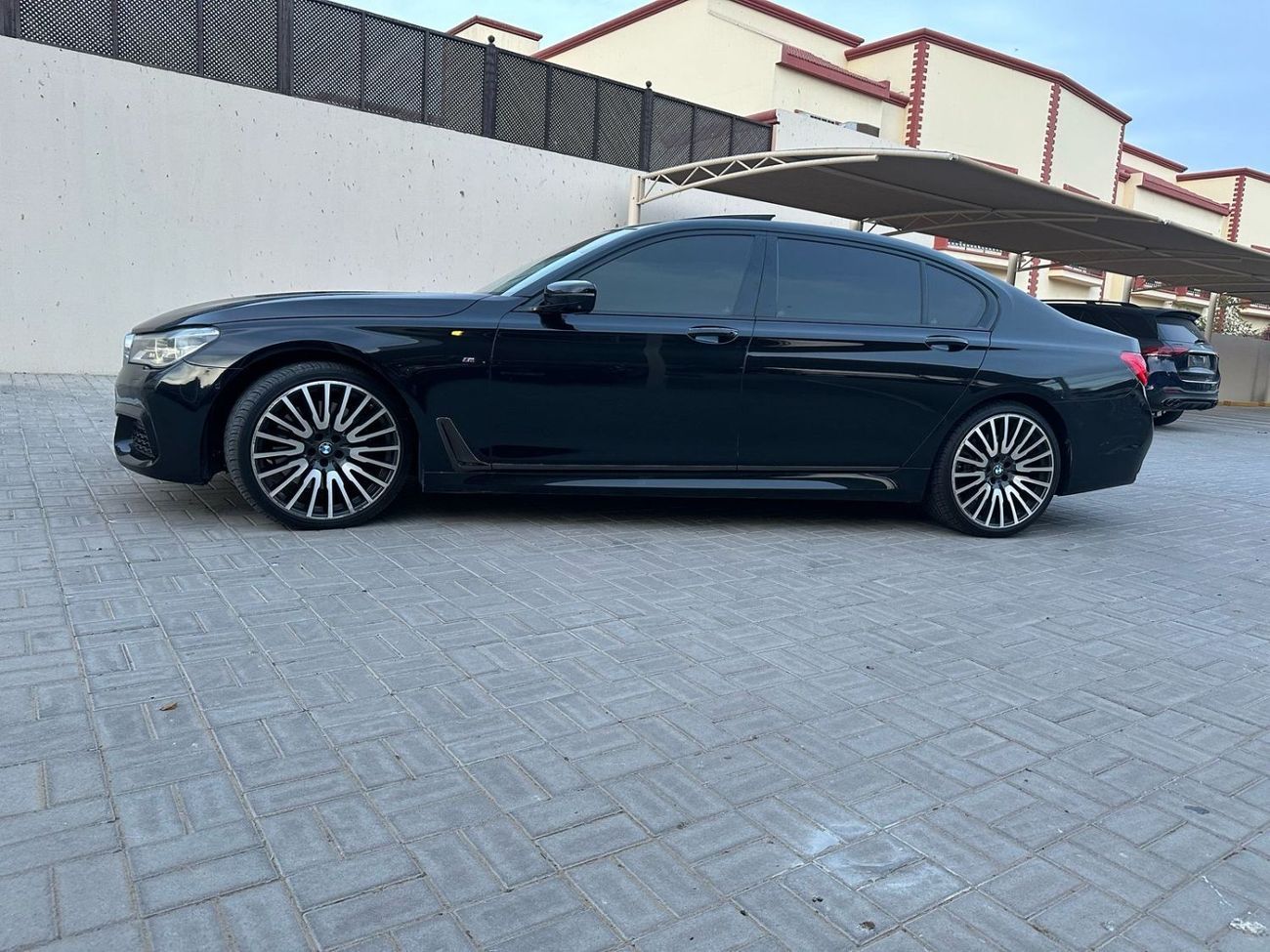 BMW 750i