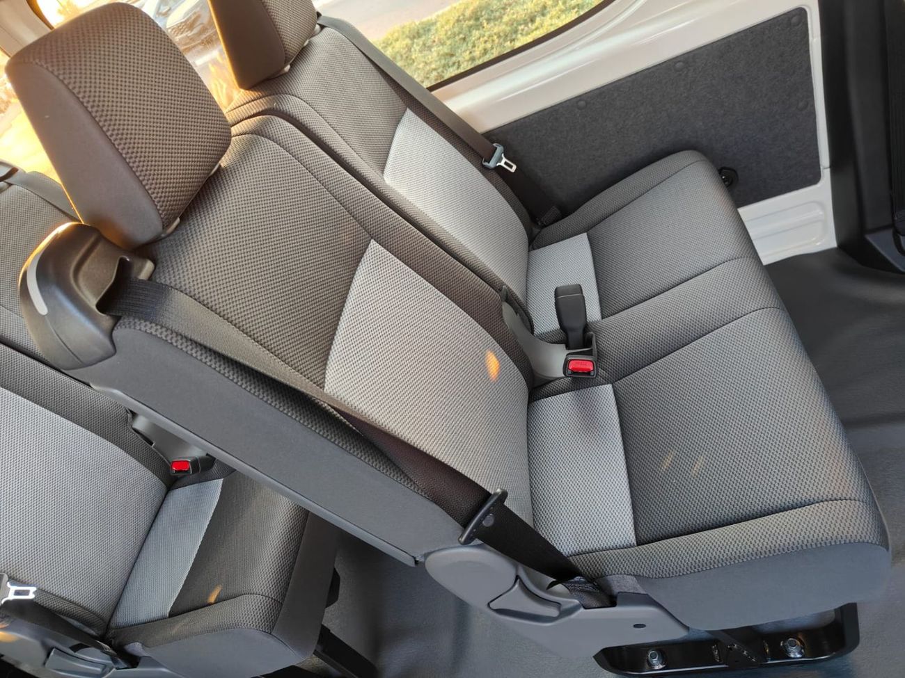 Toyota Hiace 2026 Toyota Hiace DX 13-Seater 2.8L 4-Cyl Diesel M/T RWD (3-Point Seatbelts) Export Only