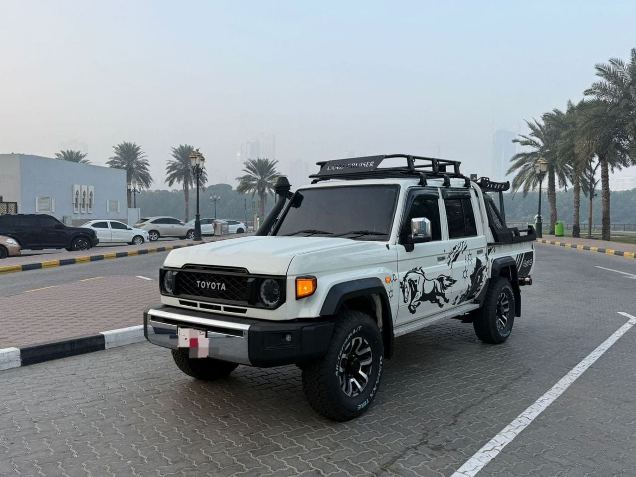 Toyota Land Cruiser Pick Up 2017Model modified 2024 4.5 Diesel engine v8 colour white Transmission Manual Interior grey 5seater