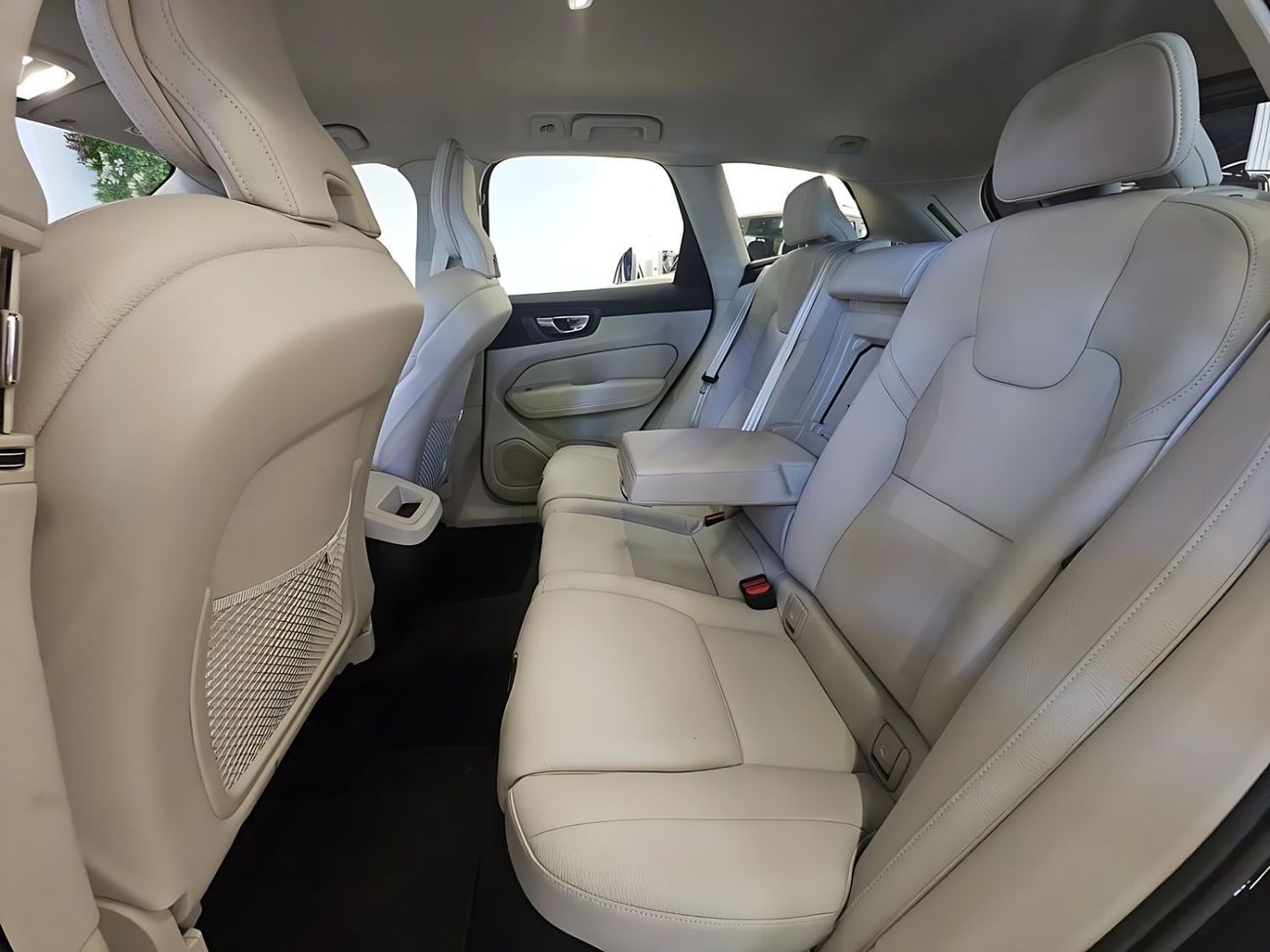 Volvo XC60 2023 Volvo XC60-B5 / GCC / Dealer warranty and service contract