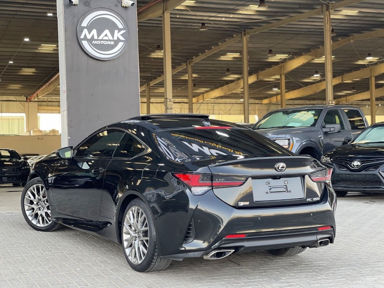 لكزس RC 350 F SPORT PLATINUM 3.5L V6 / SUNROOF / RADAR / REAR WHEEL DRIVE / BIG RIMS / COOLING AND HEATING SEATS