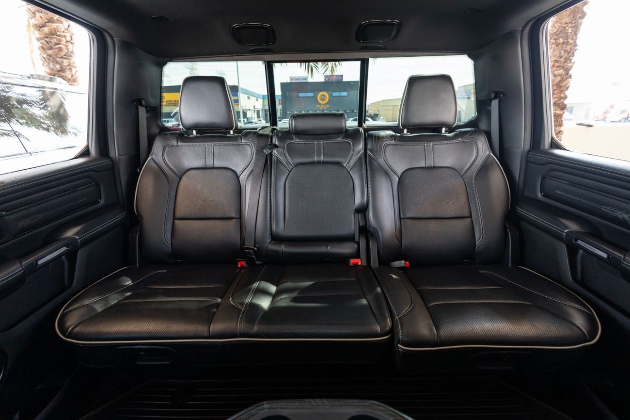 RAM 1500 Limited Crew Cab 5.7L