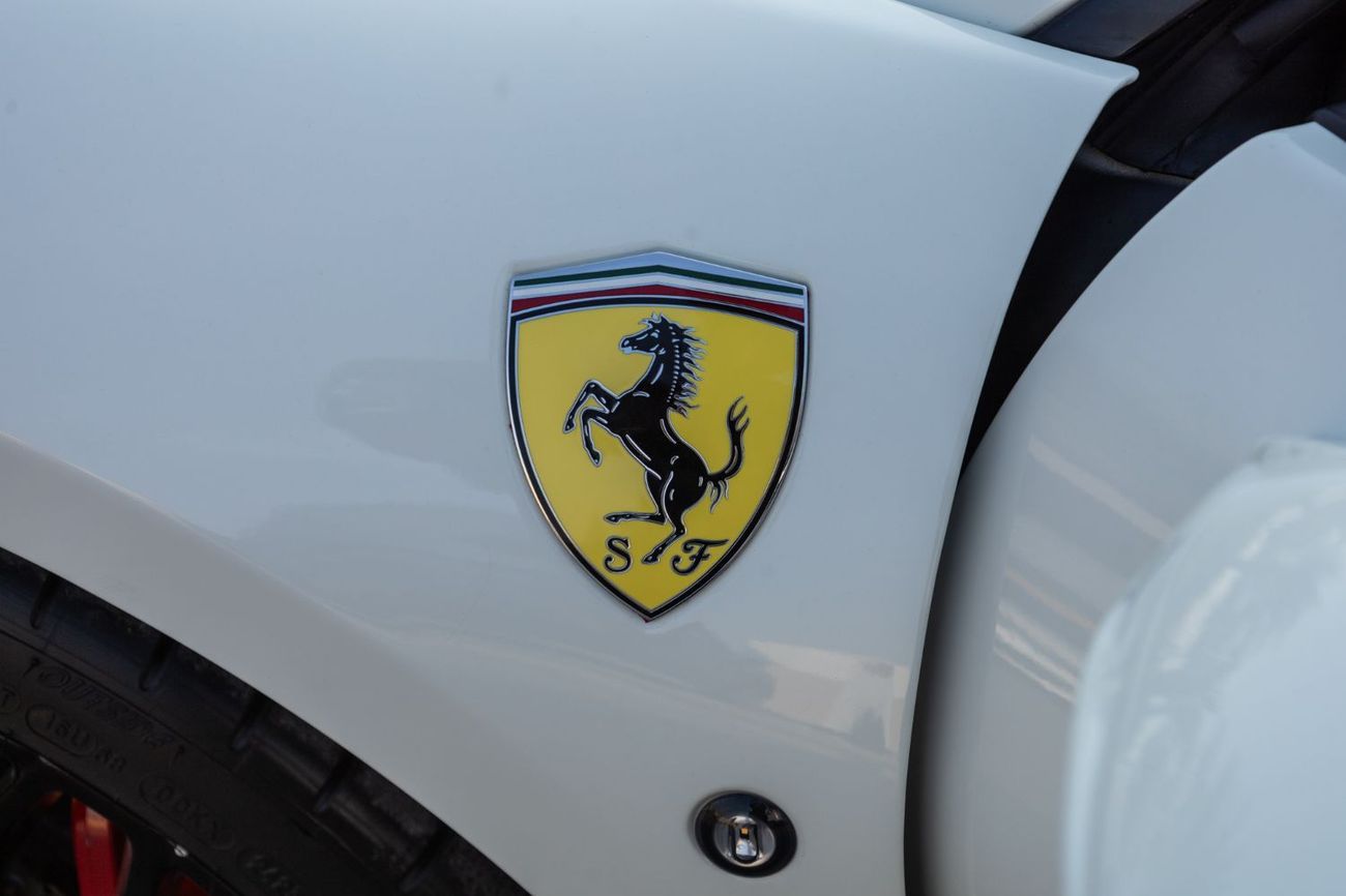 فيراري F8 تريبوتو 3.9T V8