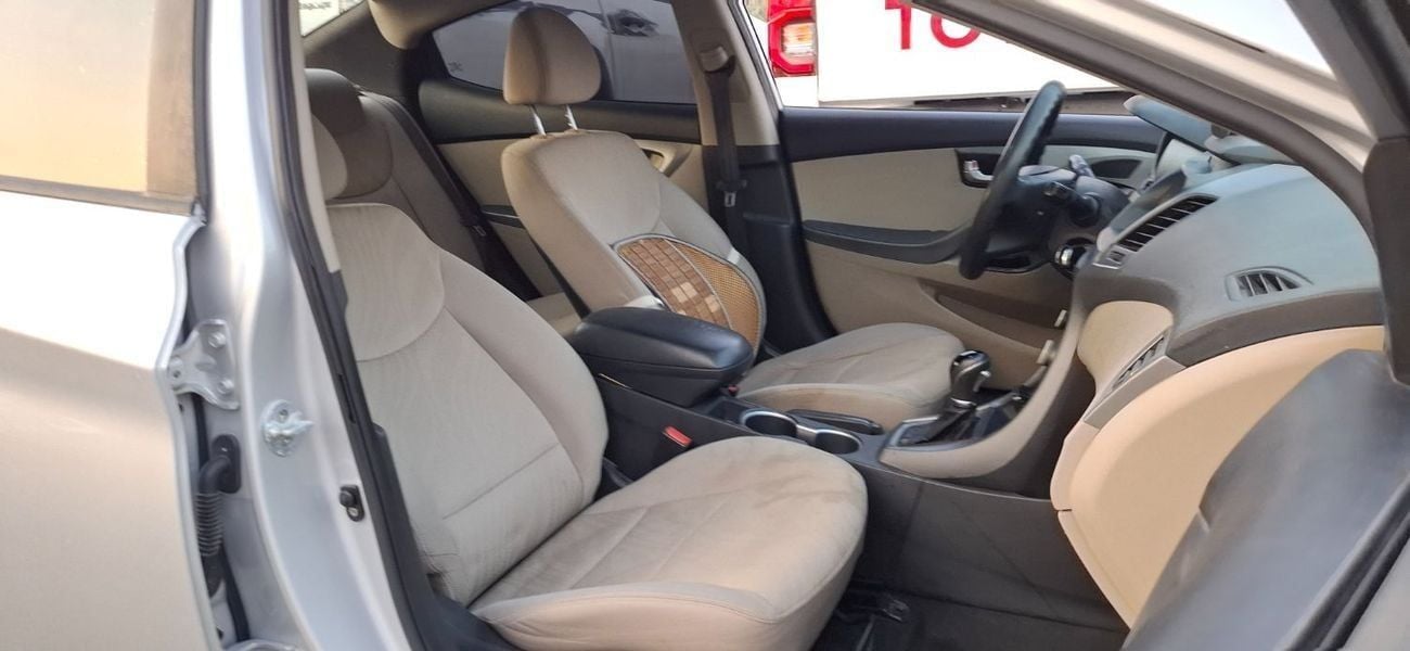 Hyundai Elantra HYUNDAI ELANTRA 2015