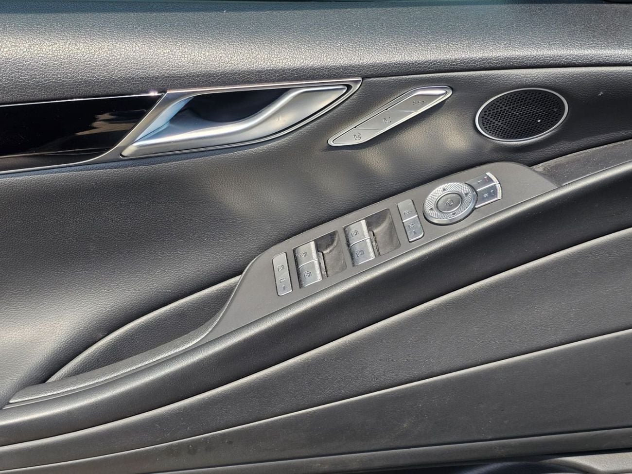 جينيسس G80 Prestige 2.5L AWD