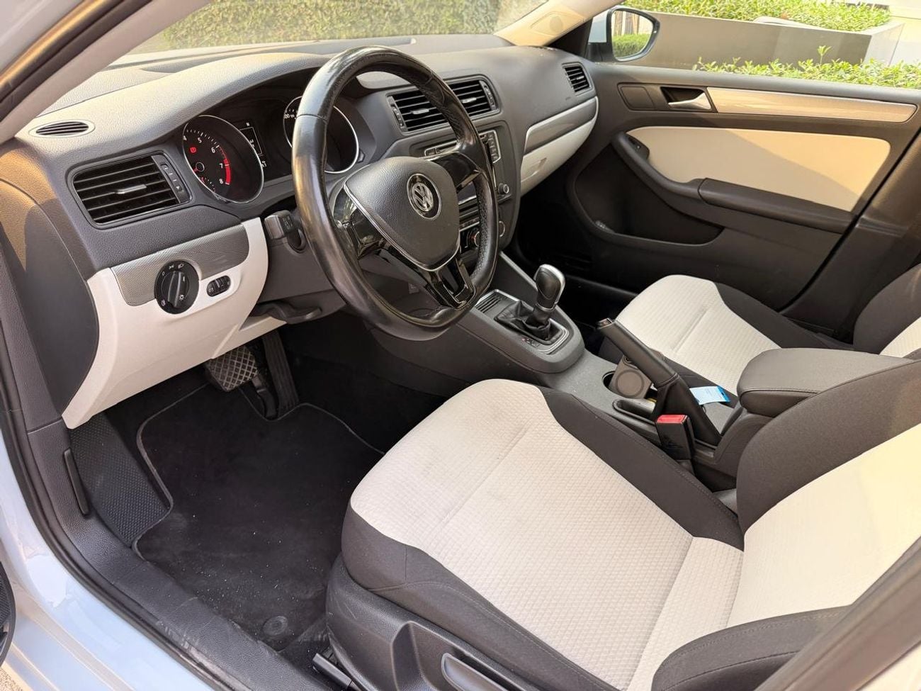 Volkswagen Jetta SE | Low mileage | GCC